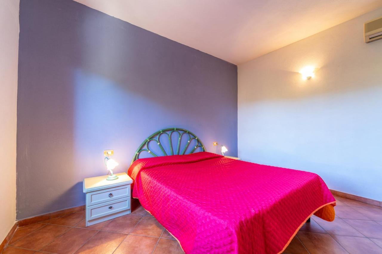 Il Faro San Teodoro Aparthotel Luaran gambar