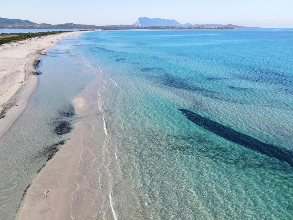 Il Faro San Teodoro Aparthotel Luaran gambar