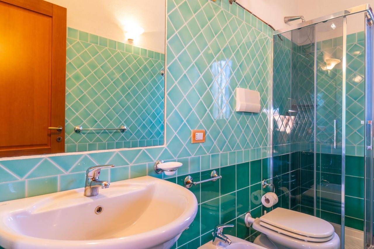 Il Faro San Teodoro Aparthotel Luaran gambar