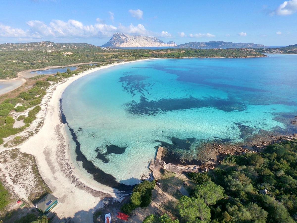 Il Faro San Teodoro Aparthotel Luaran gambar